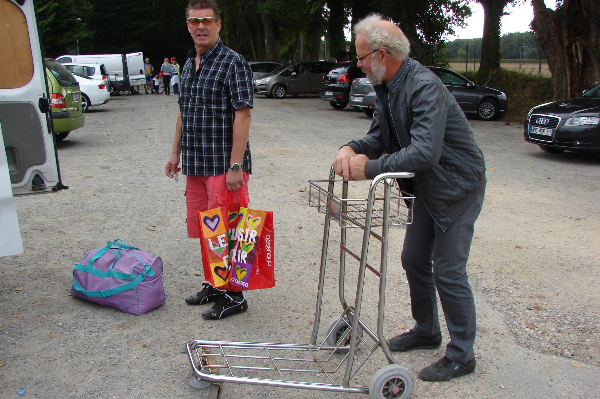 Ste Montaine2014.Arrivée de Paulo et son déambulateur !!