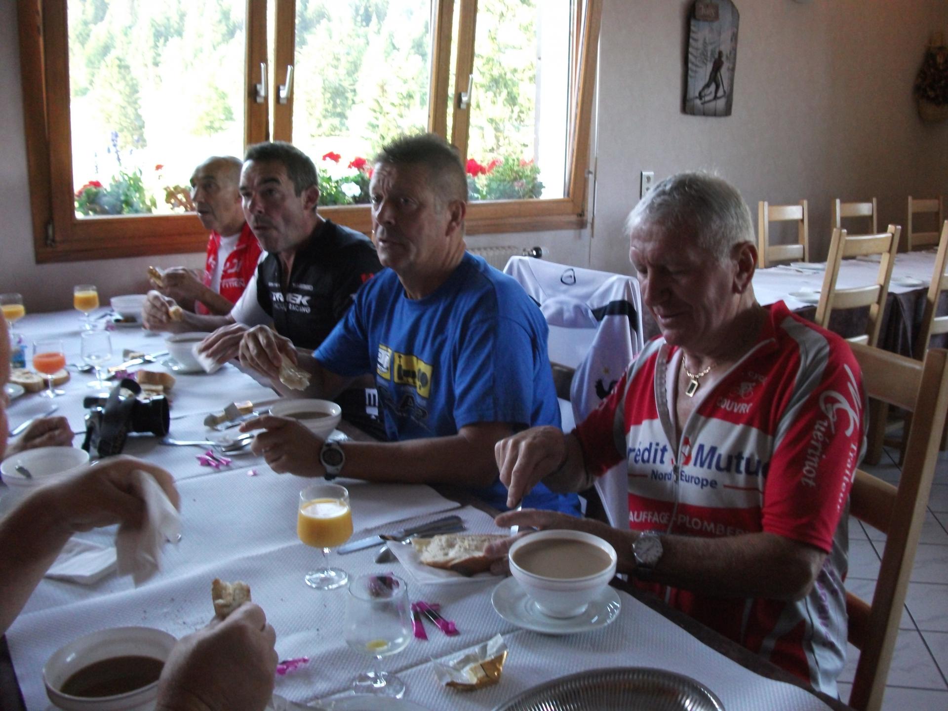 Les Rousses 2015. Petit déj