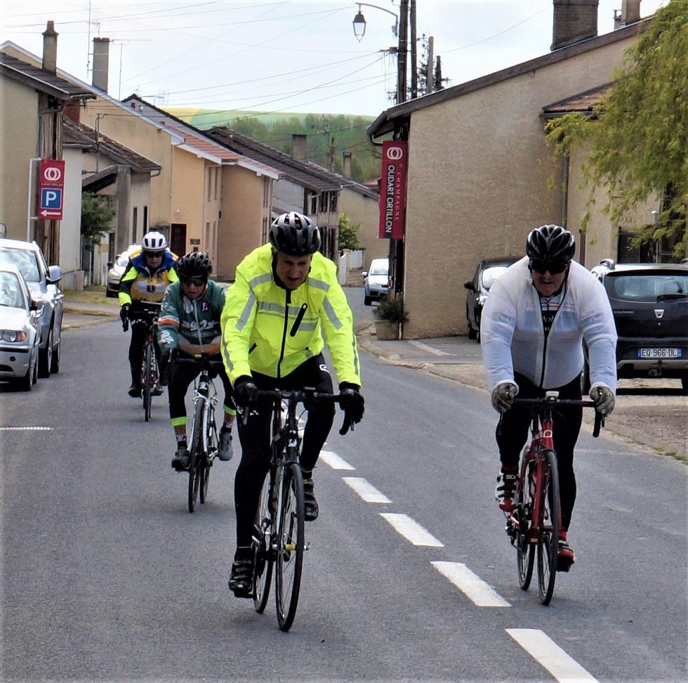 Groupe de cycliste sur le 60 Kms